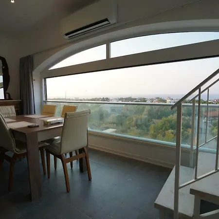 Delux In Lapta With Pool And Roof Garden 公寓 *