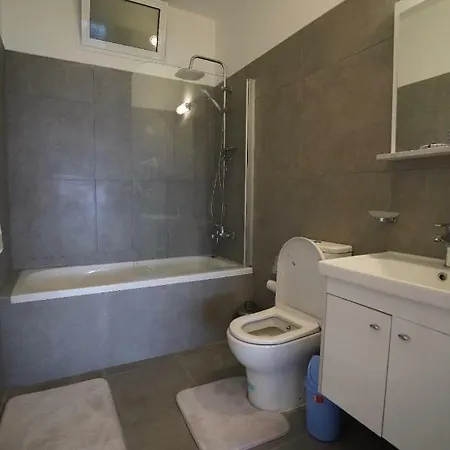 Delux In Lapta With Pool And Roof Garden Апартаменты Кирения